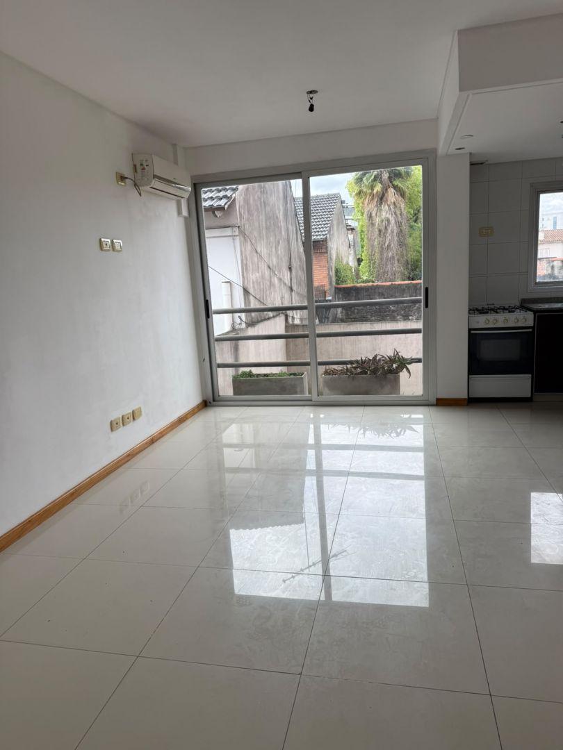 Foto de 2 ambientes amplio con excelente terraza, imagen 3