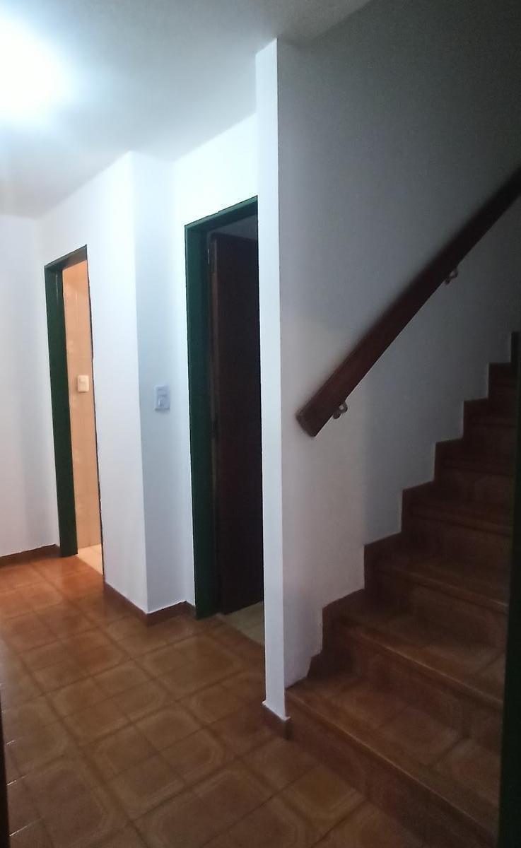 Casa en Venta en Olivos Jardín Pileta Quincho 4
