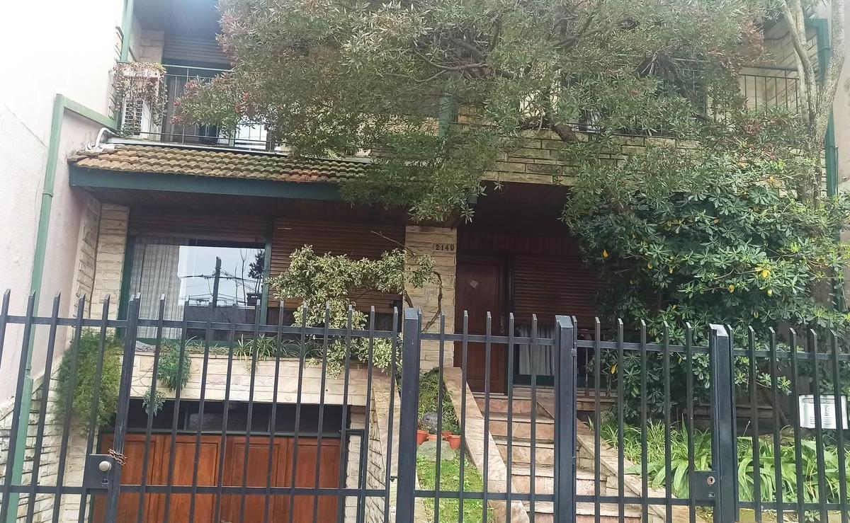 Casa en Venta en Olivos Jardín Pileta Quincho 1