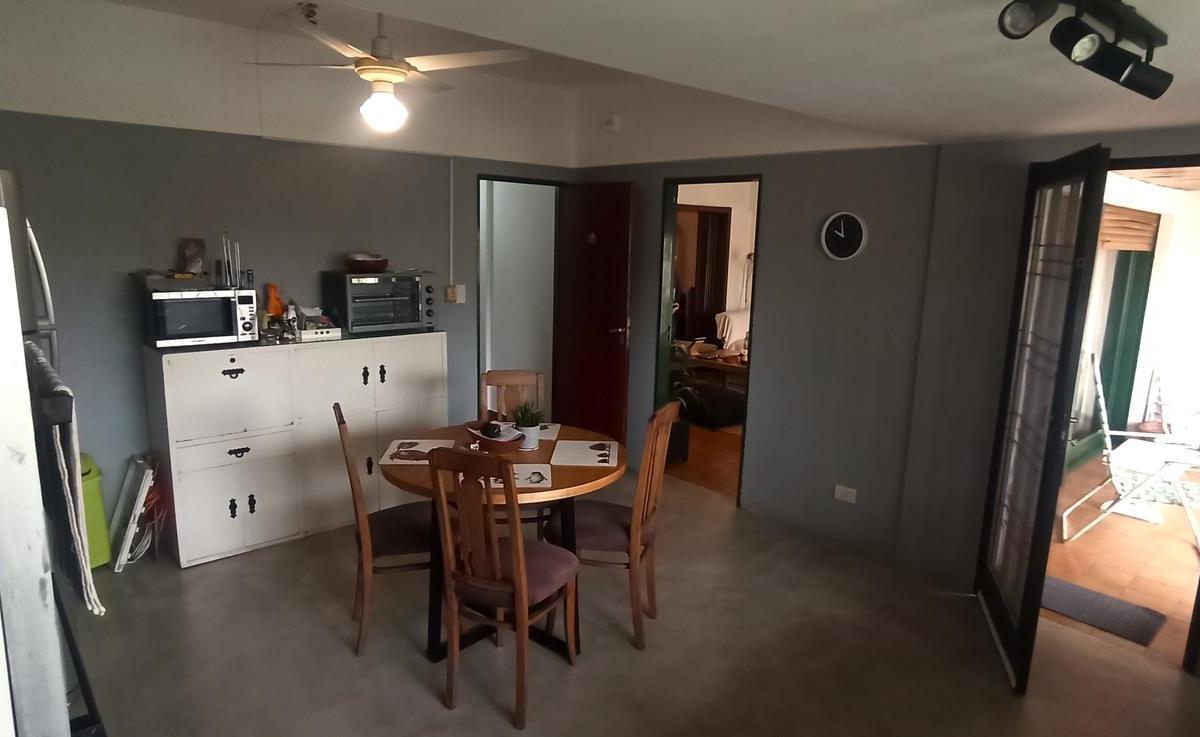 Casa en Venta en Olivos Jardín Pileta Quincho 5