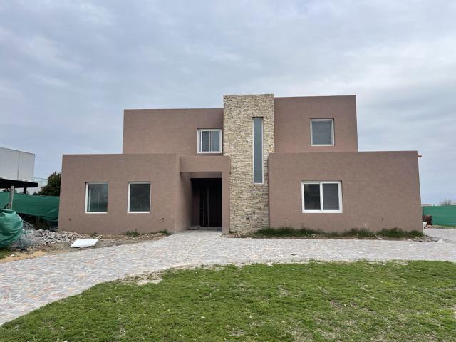 Casa en Venta al Golf y Laguna - Haras Santa Maria - Atardecer