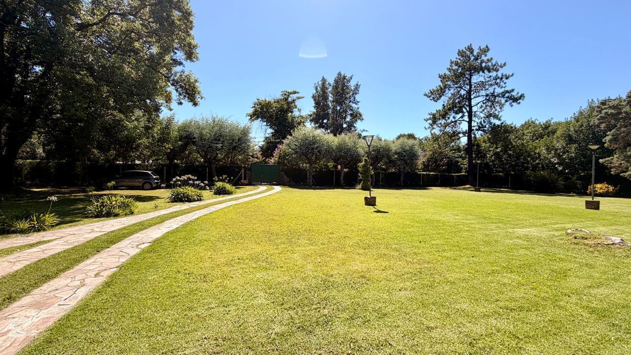 CASA VENTA TORTUGUITAS-LOTE2100M2-4AMBIENTES-PILETA-QUINCHO-PARRILLA-ACEPTA PROPIEDAD EN PARTE PAGO