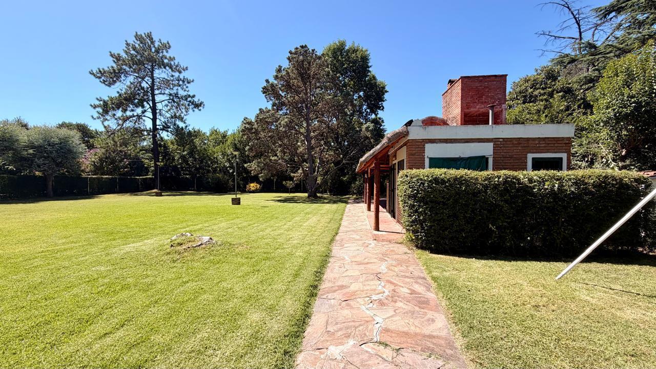 CASA VENTA TORTUGUITAS-LOTE2100M2-4AMBIENTES-PILETA-QUINCHO-PARRILLA-ACEPTA PROPIEDAD EN PARTE PAGO