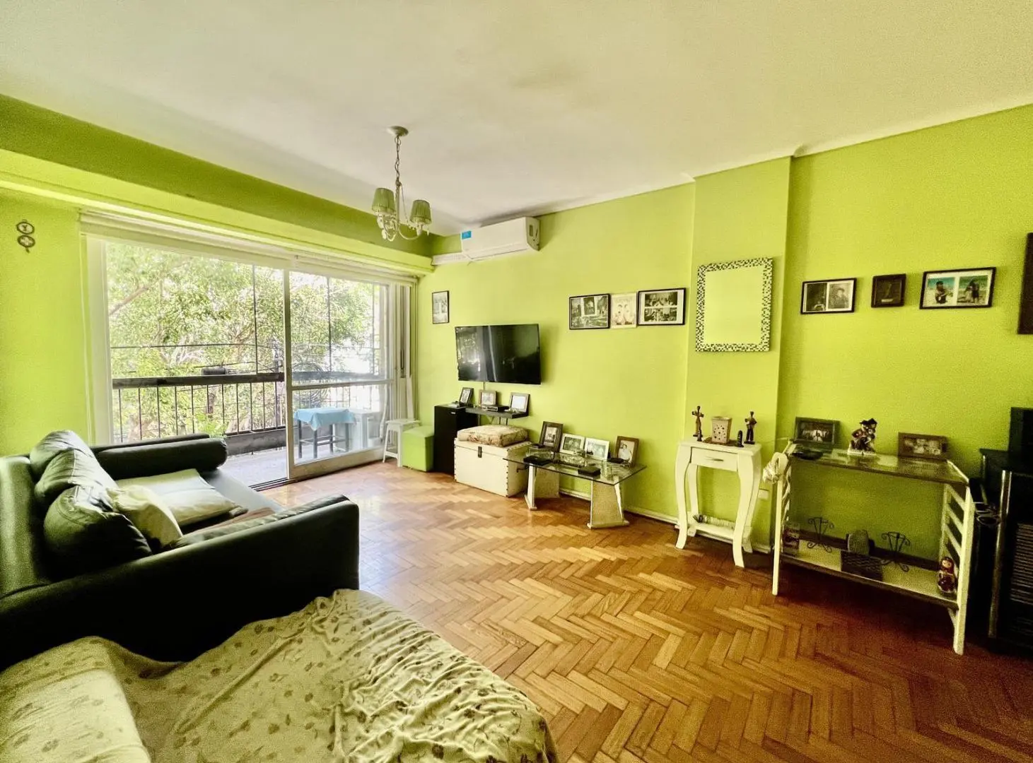 Oportunidad/Apto Crédito/ Depto 4 Ambientes/ 2 Baños/ Balcón Corrido Frente. 1