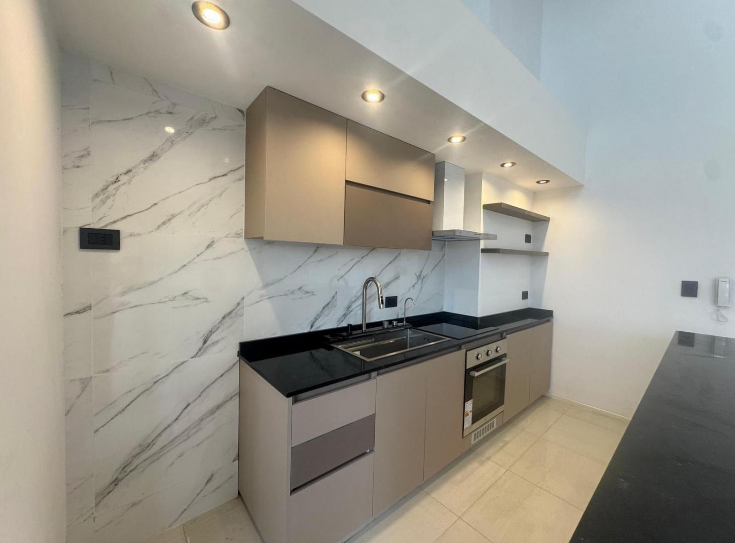 Foto de EN VENTA moderno Triplex 3 Ambientes a Estrenar con jardín y cochera, imagen 1