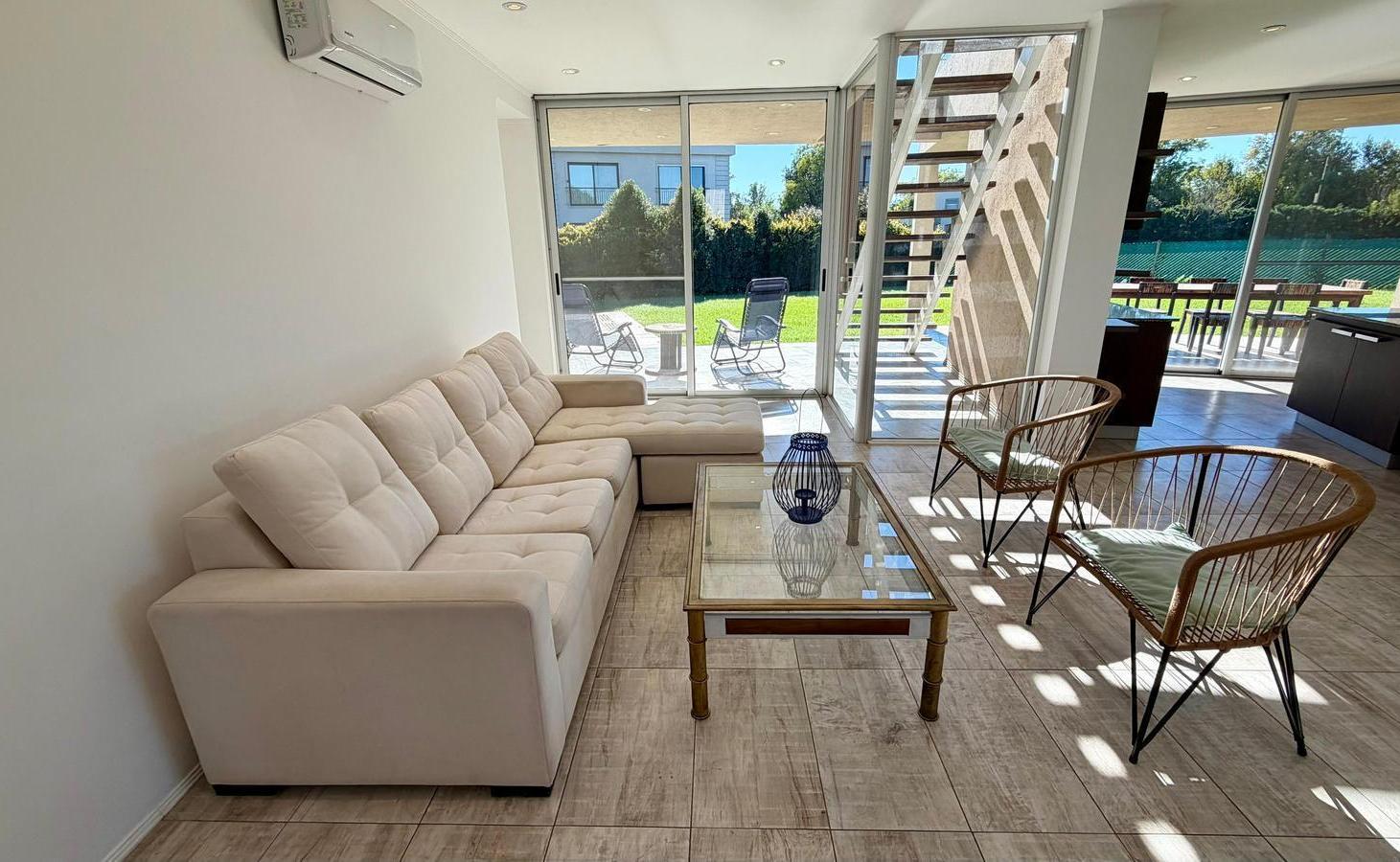 Foto de CASA EN VENTA EN HARAS SANTA MARIA-5 AMBIENTES- 3 SUITE-PLAYROOMPISCINA-COLEGIO-DEPORTES, imagen 5