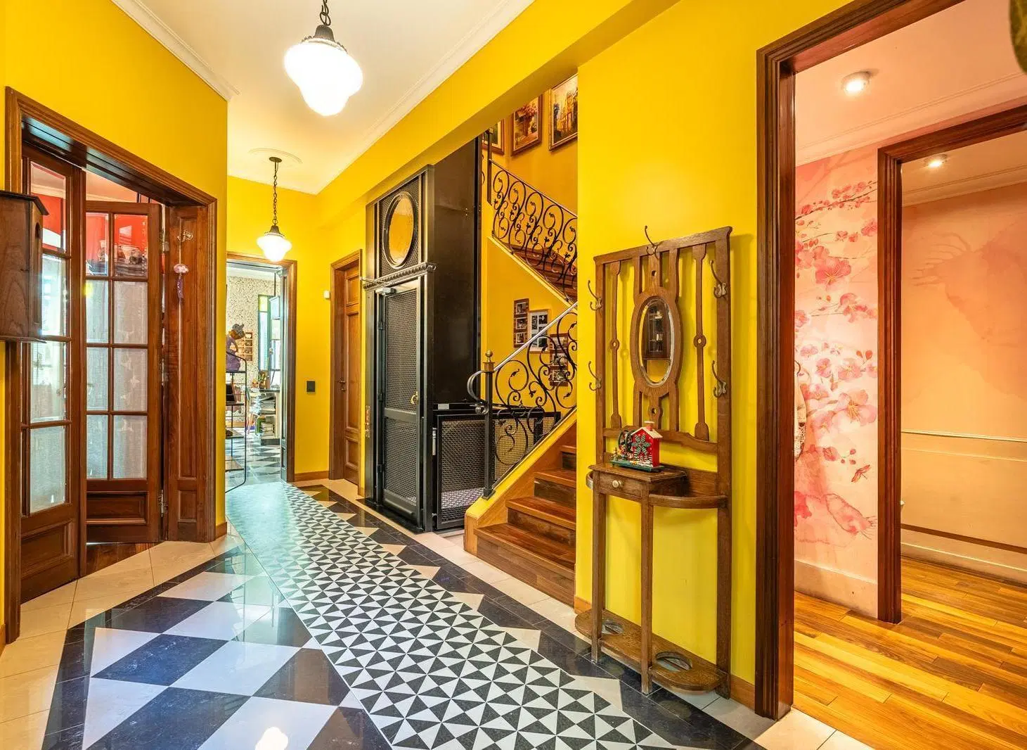 CASA DE 5 AMBIENTES Y PILETA EN DEVOTO 4