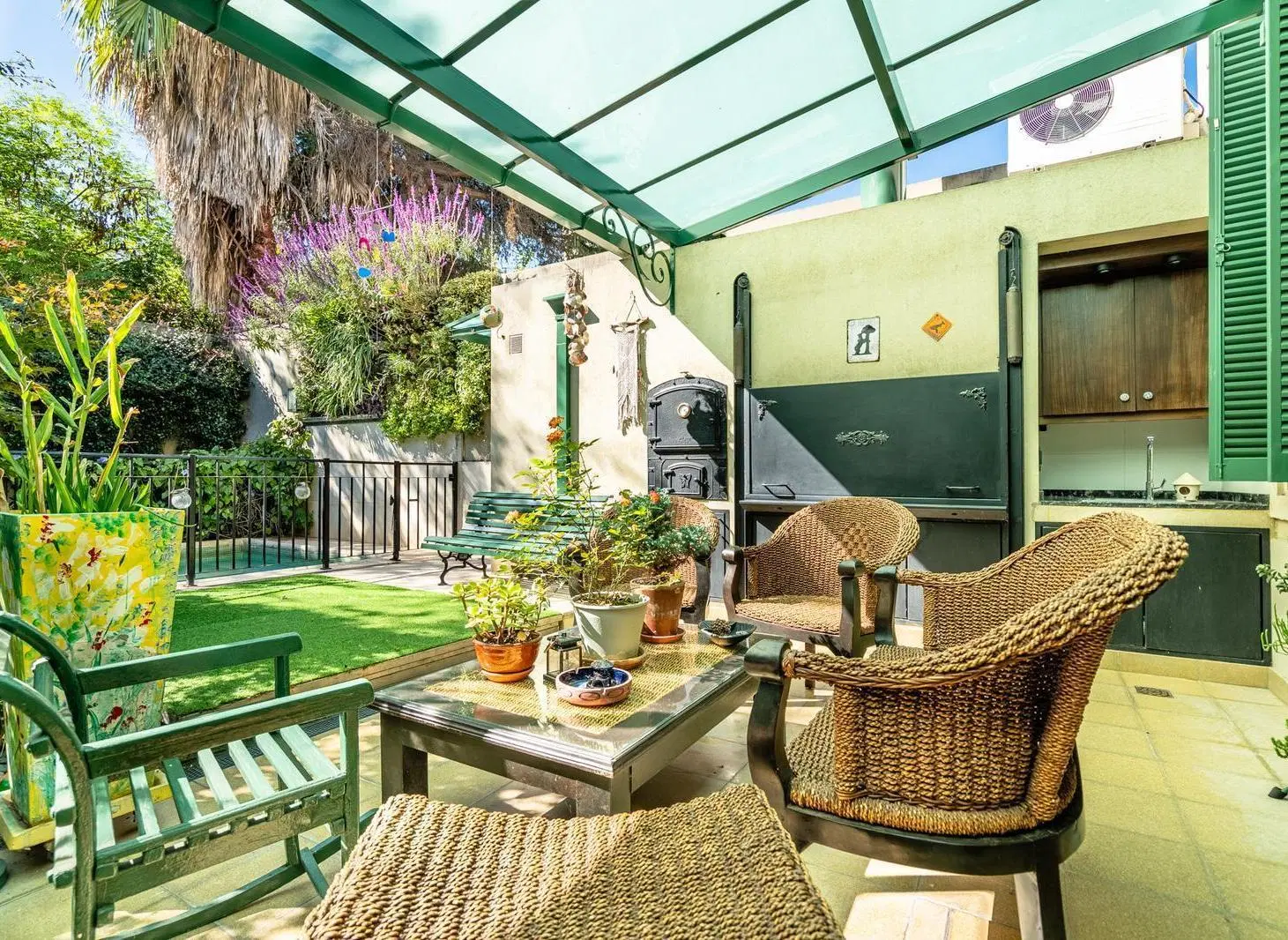 CASA DE 5 AMBIENTES Y PILETA EN DEVOTO 2