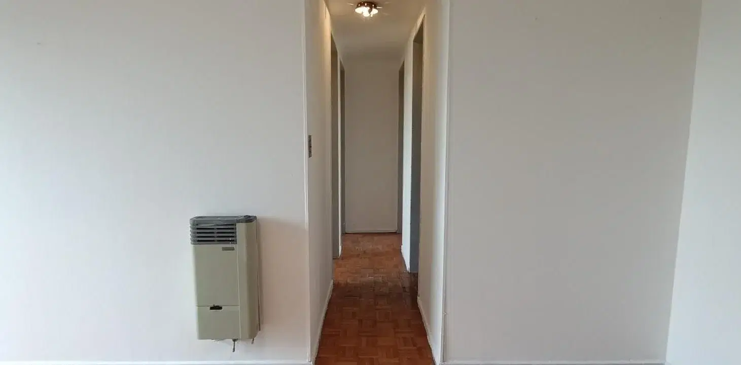 Departamento 4 ambientes, con lavadero, balcon corrido, piso alto, luminoso, bajas expensas en Boedo 5