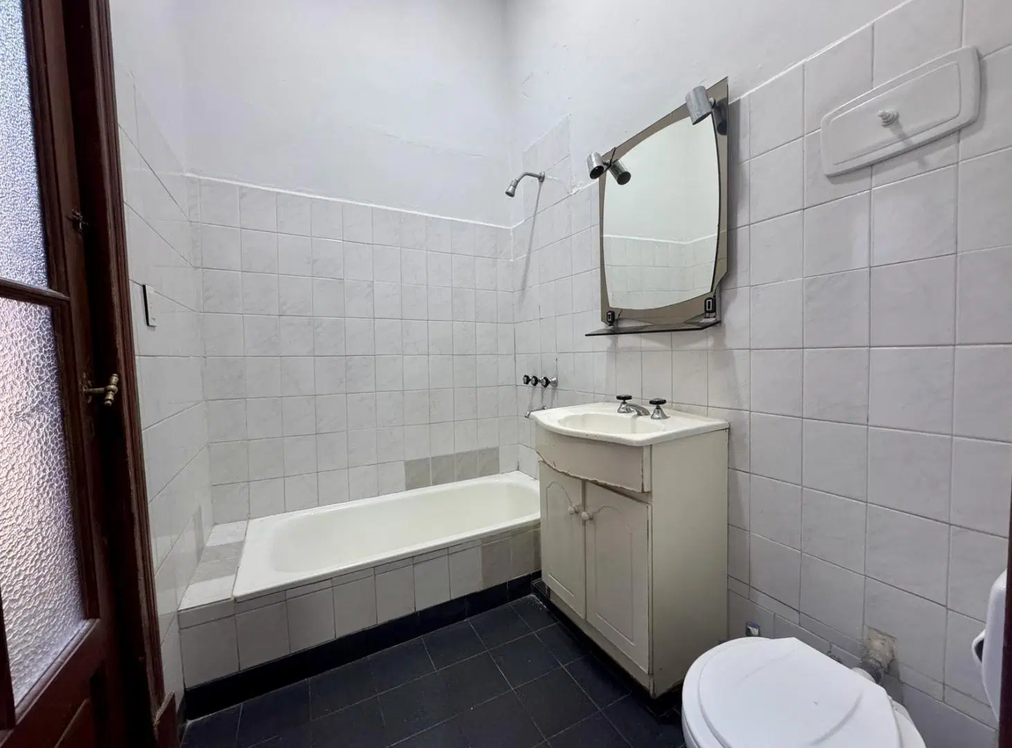 Oportunidad/ Ideal para Deposito Oficina/ Zona Estratégica/Apto vivienda y Credito/Once. 1