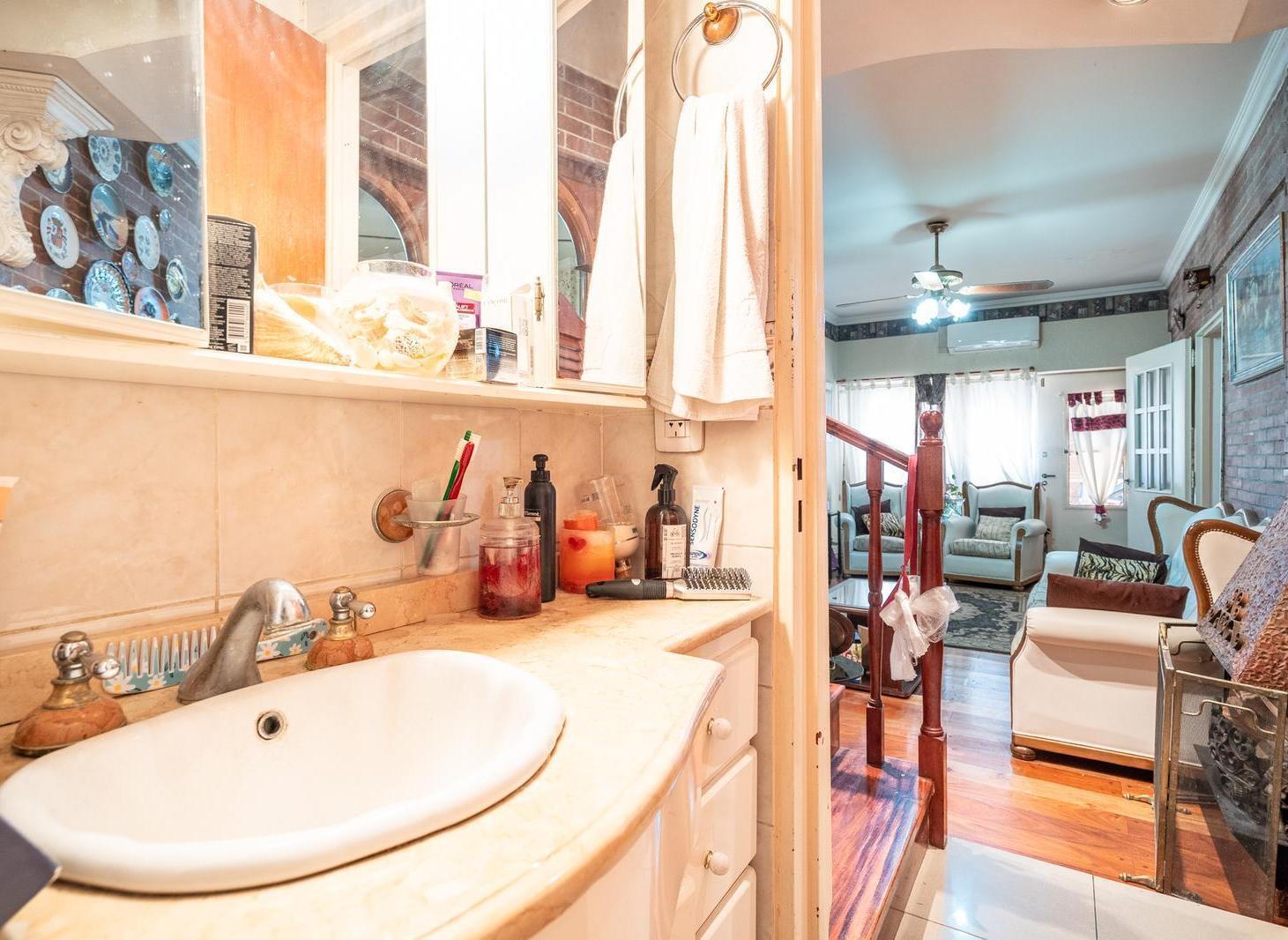 Foto de VENTA PH 4 AMBIENTES, COCHERA, TERRAZA, ENTRADA INDEPENDIENTE, VILLA, imagen 3