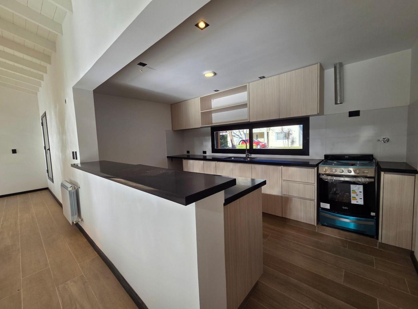 Foto de Casa 5 ambiente con Escritorio Galeria Parrilla Parque en Pilar en el, imagen 3