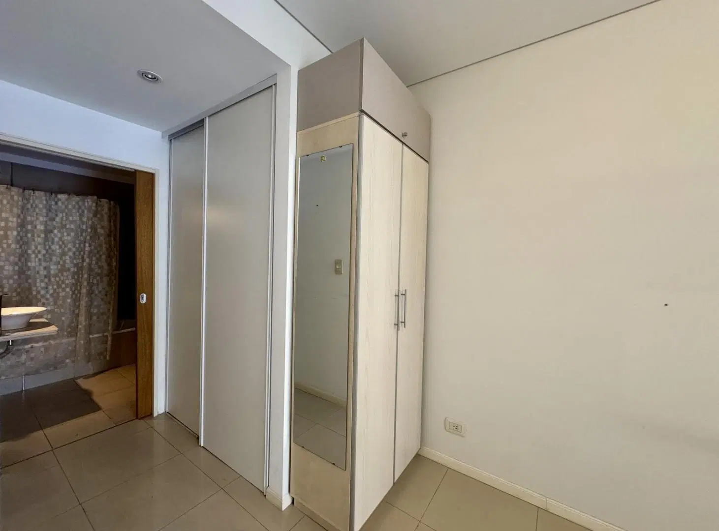 Hermoso Y Amplio Monoambiente Super Funcional con placares / Balcón 5