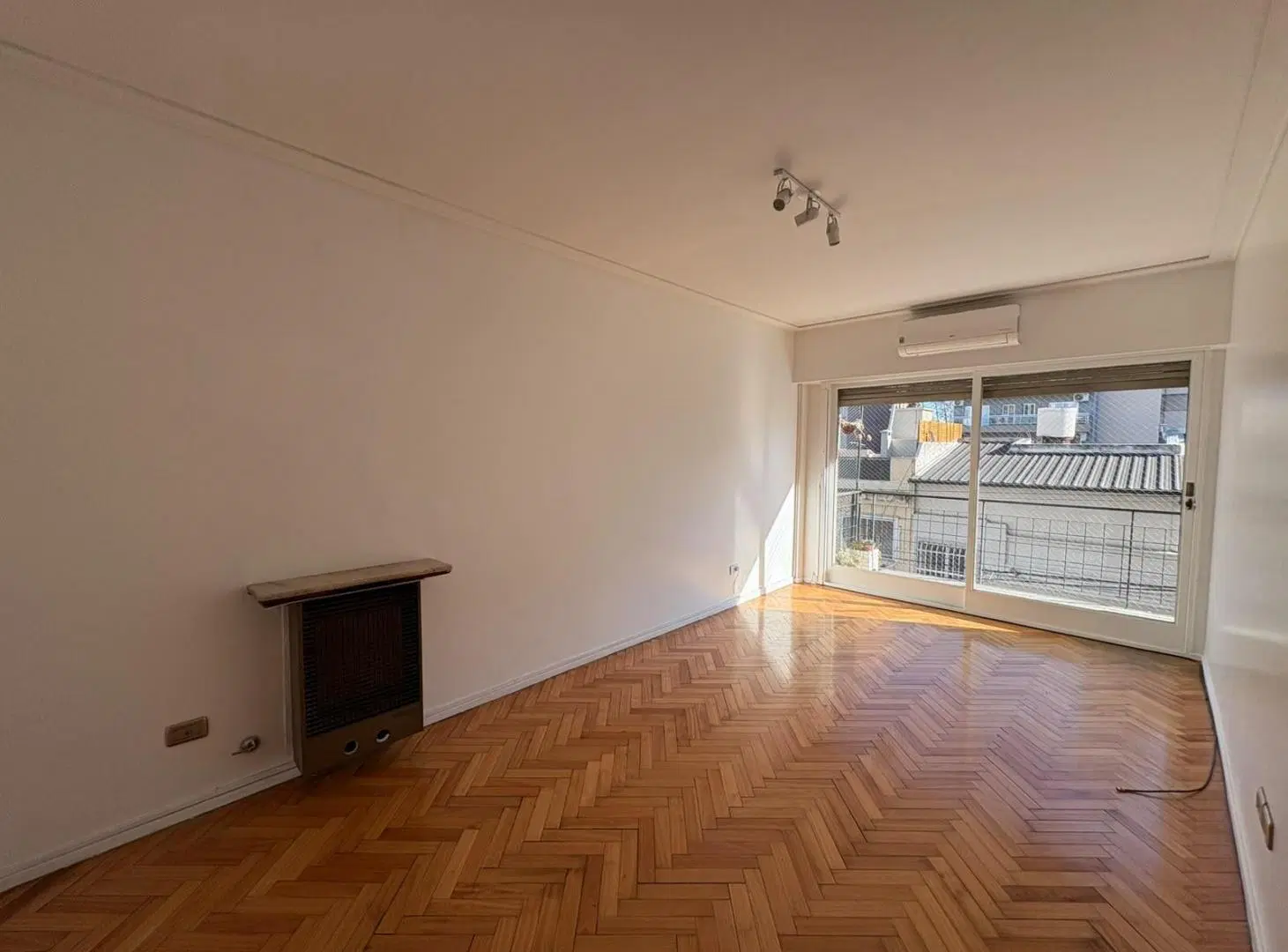 ALQUILER DEPARTAMENTO 3 AMBIENTES, AMPLIO CON BALCÓN CORRIDO, 73M23 TOTALES, PATERNAL 5