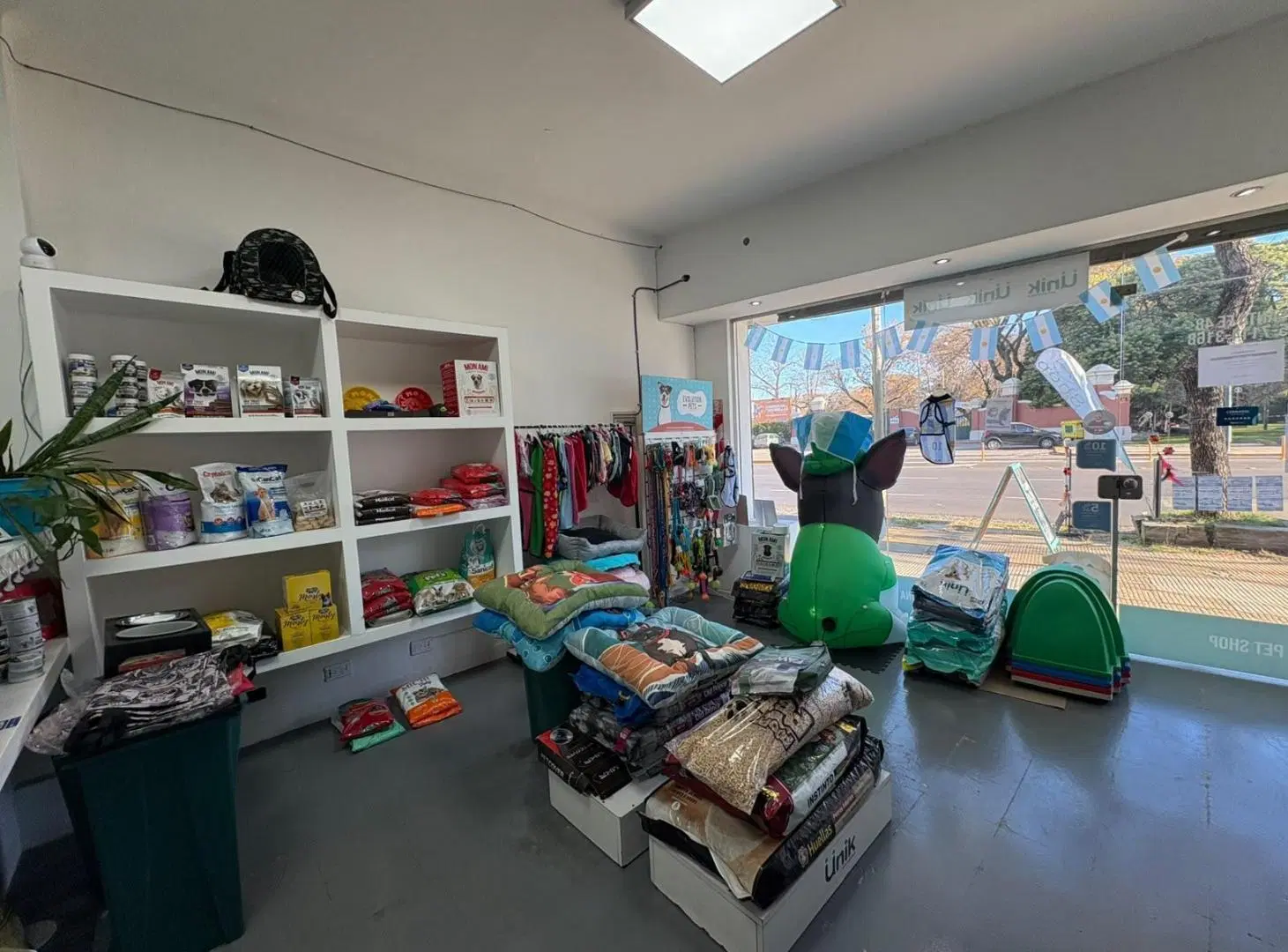 FONDO DE COMERCIO EN VENTA, PET SHOP EN SAN ISIDRO CENTRO, 60M2 TOTALES, 6 AÑOS DE TRAYECTORIA 5