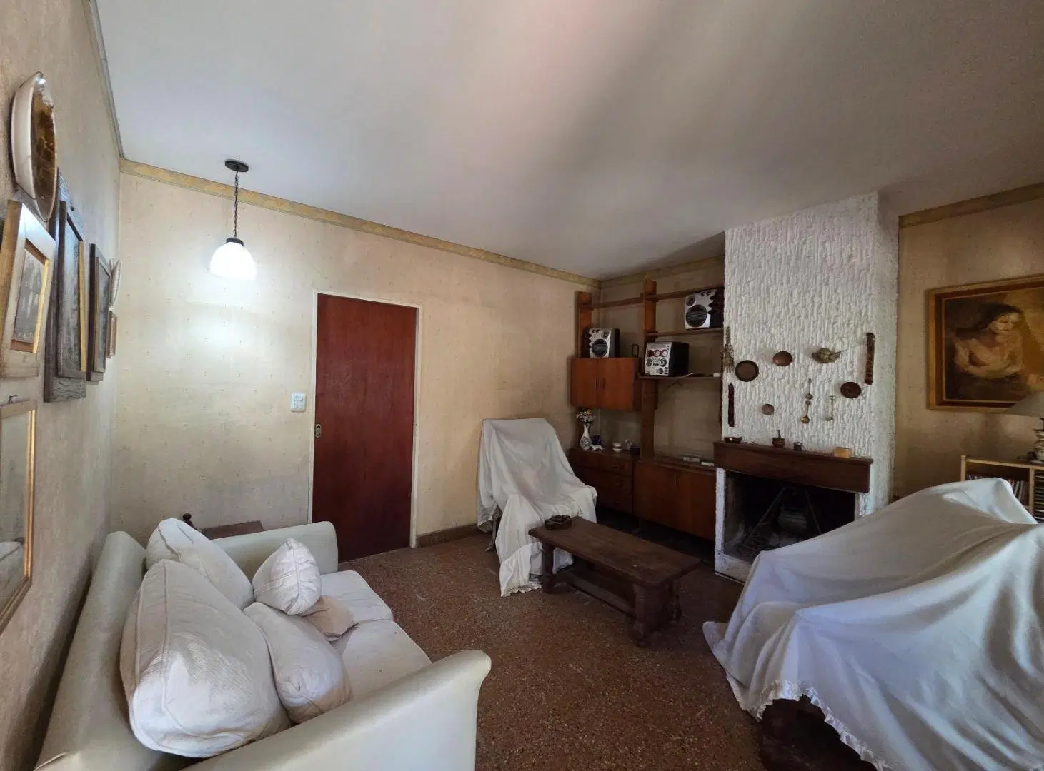 Casa 3 ambientes con parque y galpón en Villa de Mayo 8