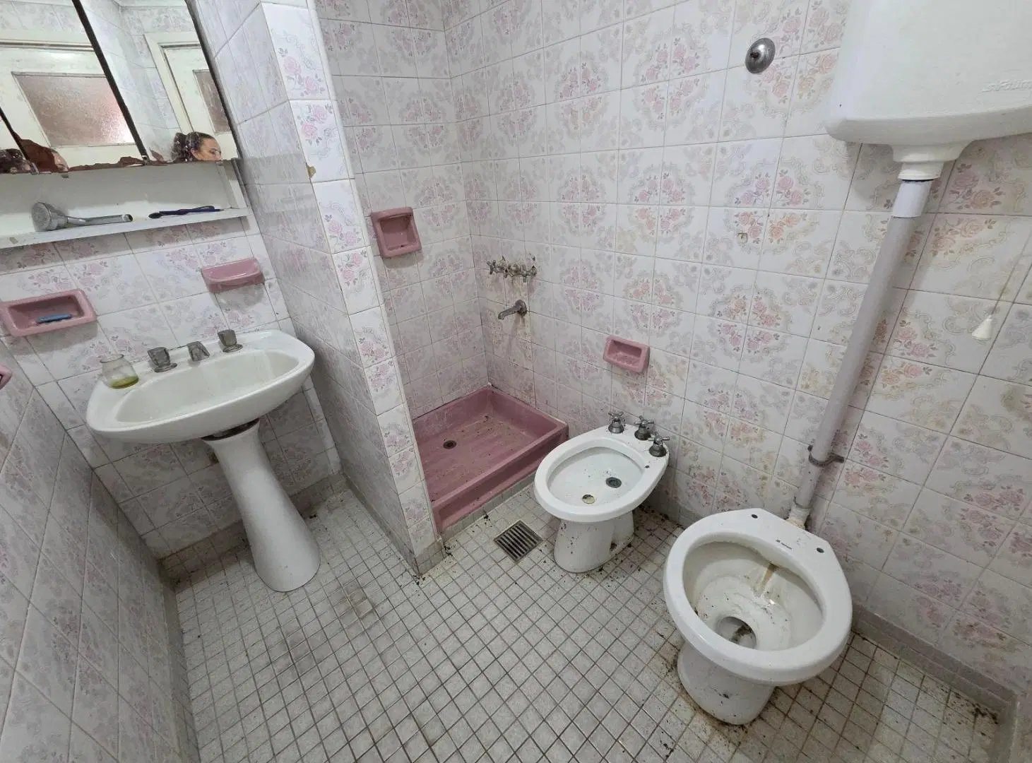 CASA 3 AMBIENTES CON GALERIA PARRILLA Y AMPLIO PARQUE EN VILLA DE MAYO 4