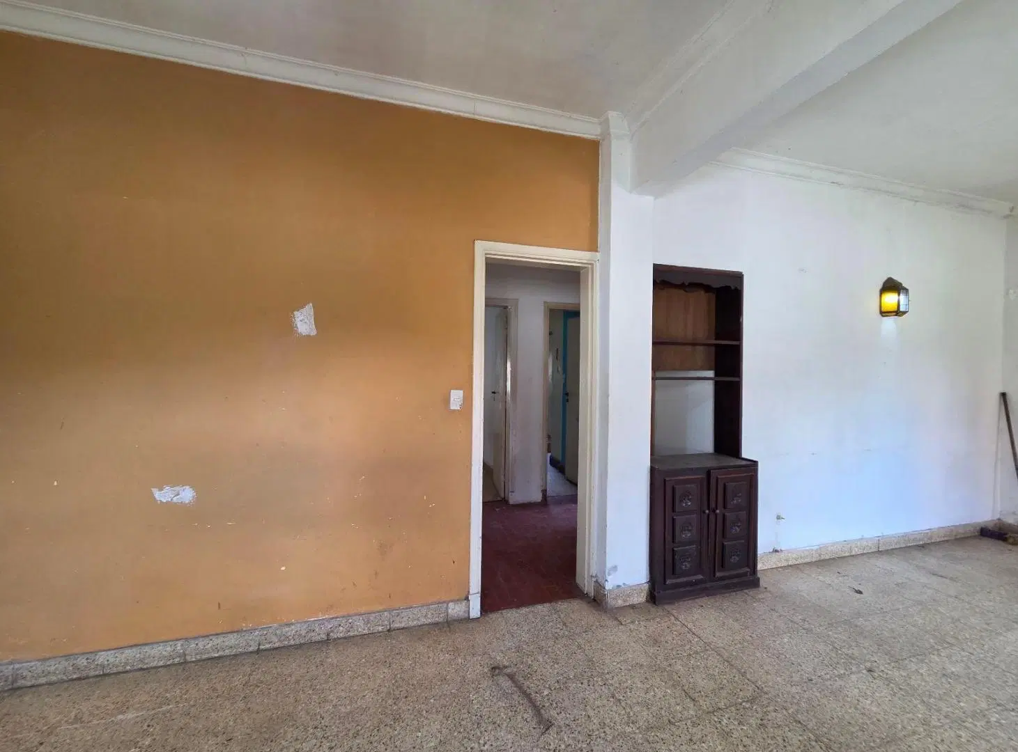 CASA 3 AMBIENTES CON GALERIA PARRILLA Y AMPLIO PARQUE EN VILLA DE MAYO 8