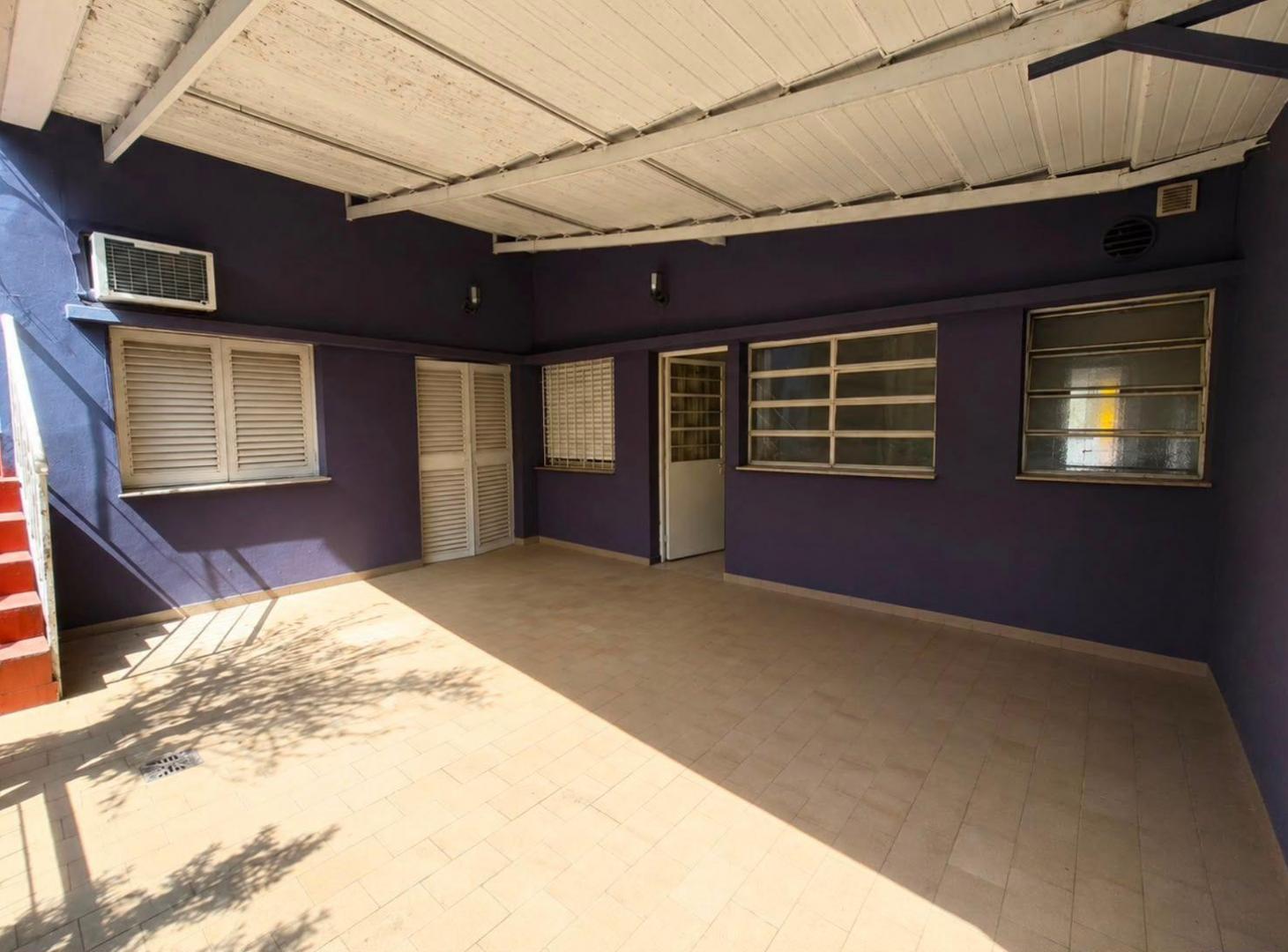 Foto de VENTA APTA CRÉDITO CASA 5 AMBIENTES CON JARDÍN VILLA REAL, imagen 3