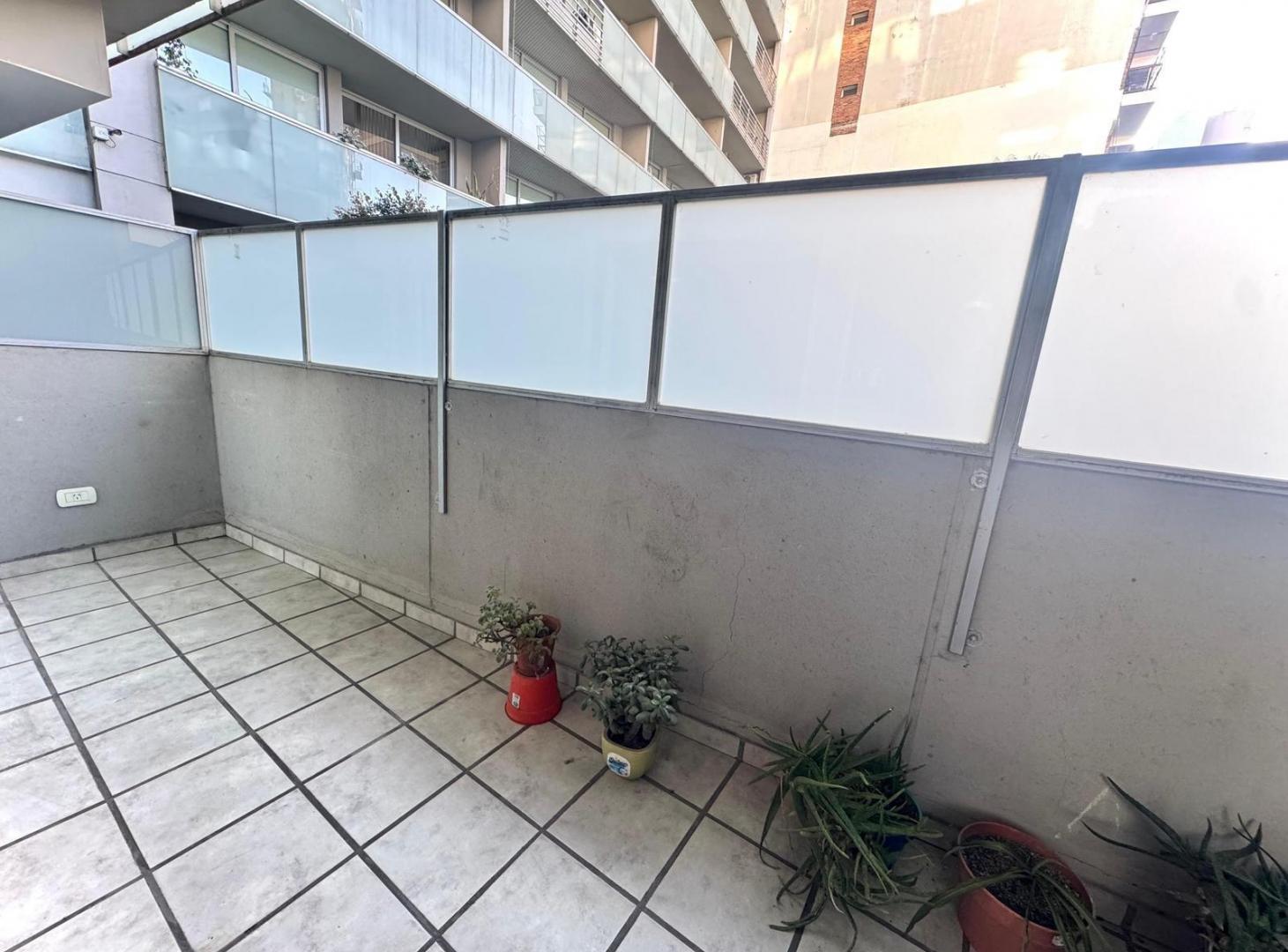 Foto de En Venta excelente 2 Ambientes con cochera en Belgrano- Complejo Erre, imagen 1