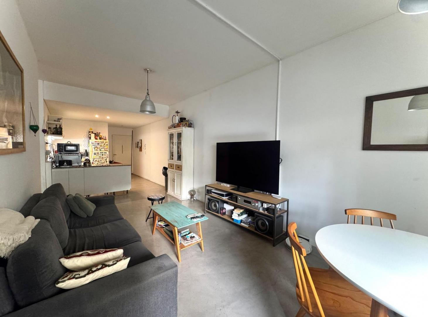 Foto de En Venta excelente 2 Ambientes con cochera en Belgrano- Complejo Erre, imagen 2