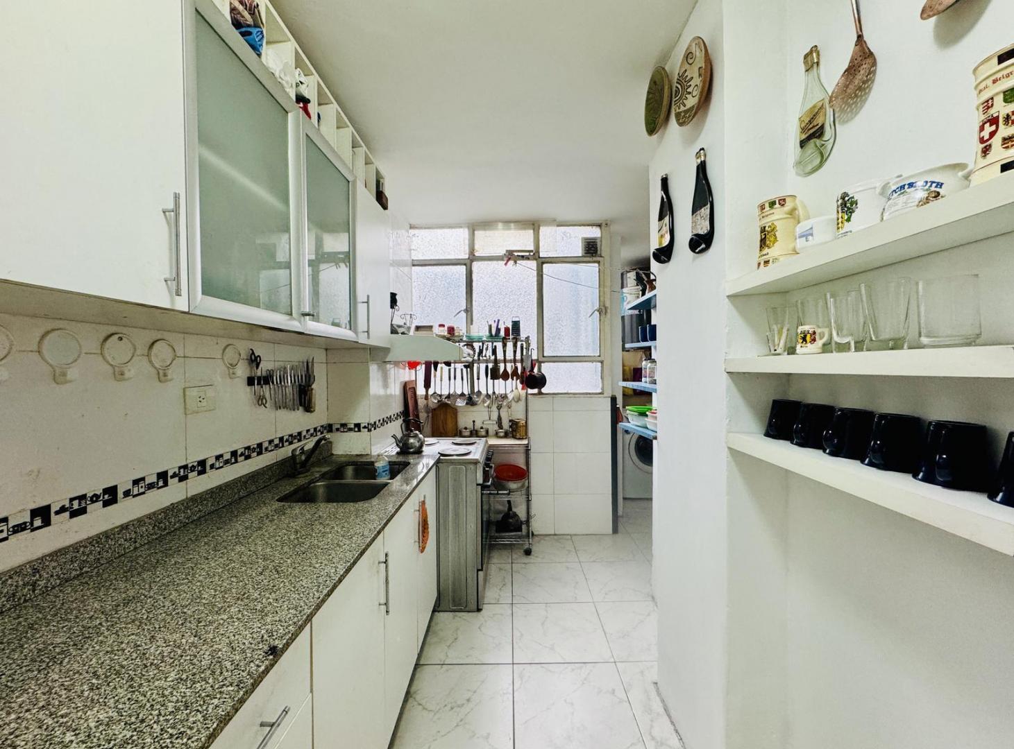 Foto de Venta Depto 4 Amb/ Apto Crédito/2 Baños / Balcón Corrido Frente/ Bajas, imagen 4