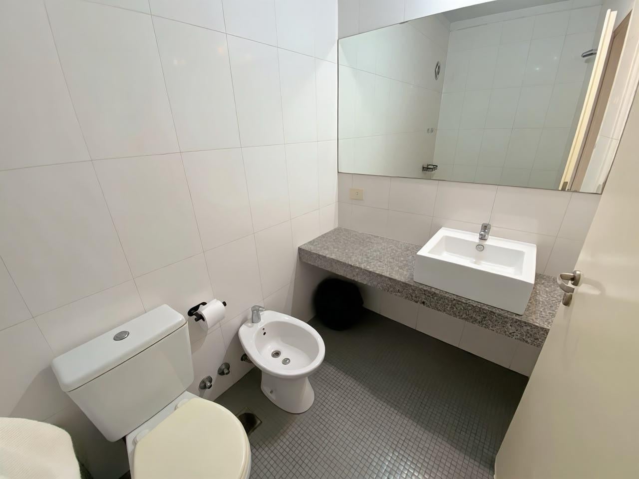 Foto de Alquiler monoambiente semi piso al frente apaisado con balcón corrido, imagen 3