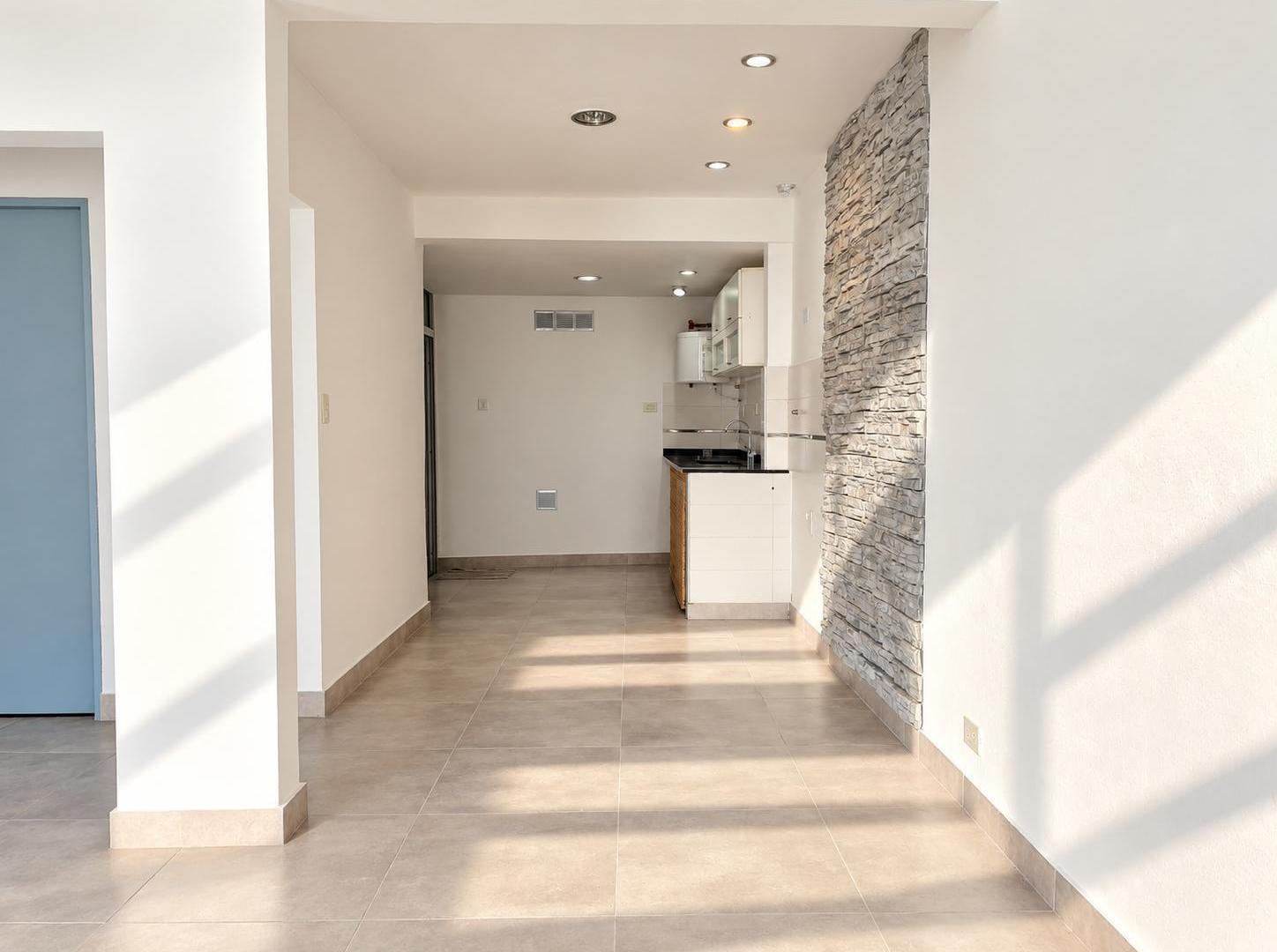 Foto de Venta de PH 3 ambientes reciclado a nuevo con jardín - El Palomar, imagen 3