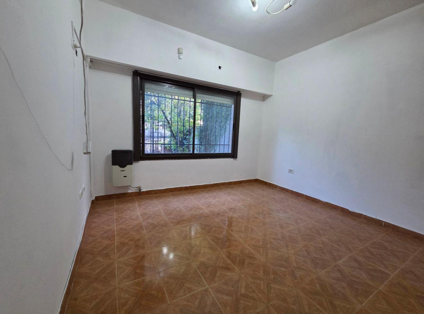 Foto de VENTA CASA 6 AMBIENTES CON PARQUE, PILETA Y QUINCHO EN MORENO, imagen 5