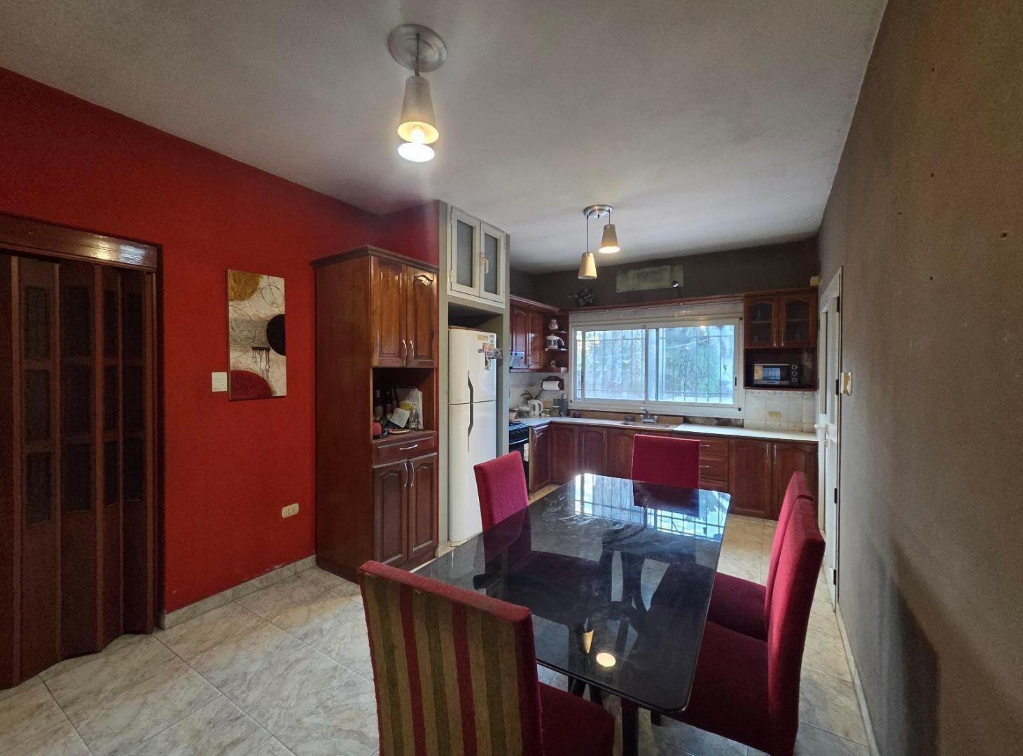 Foto de VENTA CASA 6 AMBIENTES CON PARQUE, PILETA Y QUINCHO EN MORENO, imagen 1