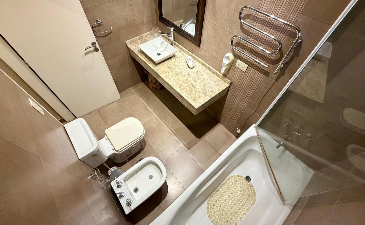 Foto de CASA EN ALQUILER HARAS SANTA MARIA-4 AMBIENTES-3 BAÑOS-EN 1, imagen 4