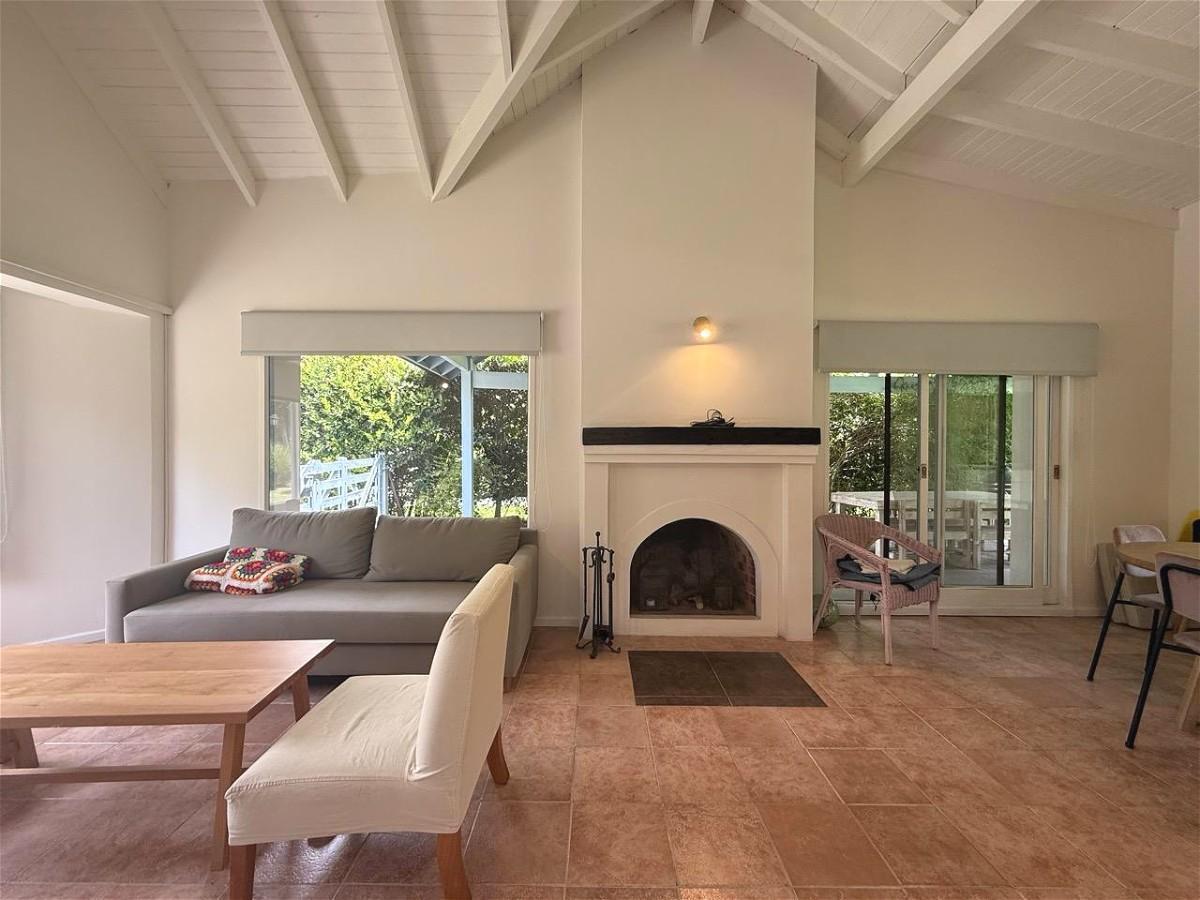 Foto de Casa en venta en Barrio Privado El Aromo 4 ambientes con Pileta - APTO, imagen 2
