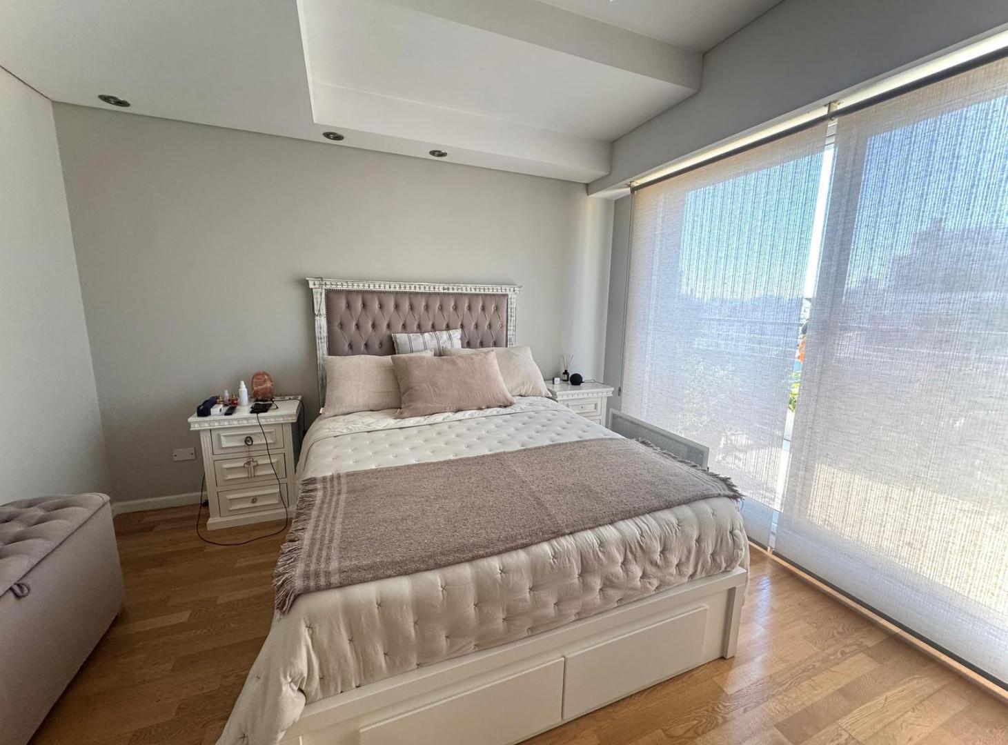 Foto de EN VENTA Excelente 2 Ambientes con Balcón terraza y Cochera en Belgrano, imagen 2