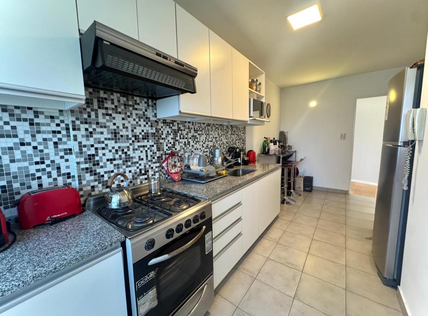 Foto de EN VENTA Excelente 2 Ambientes con Balcón terraza y Cochera en Belgrano, imagen 3