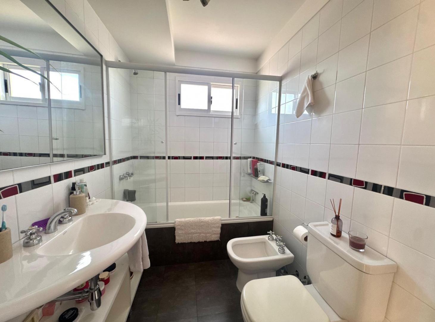 Foto de EN VENTA Excelente 2 Ambientes con Balcón terraza y Cochera en Belgrano, imagen 5
