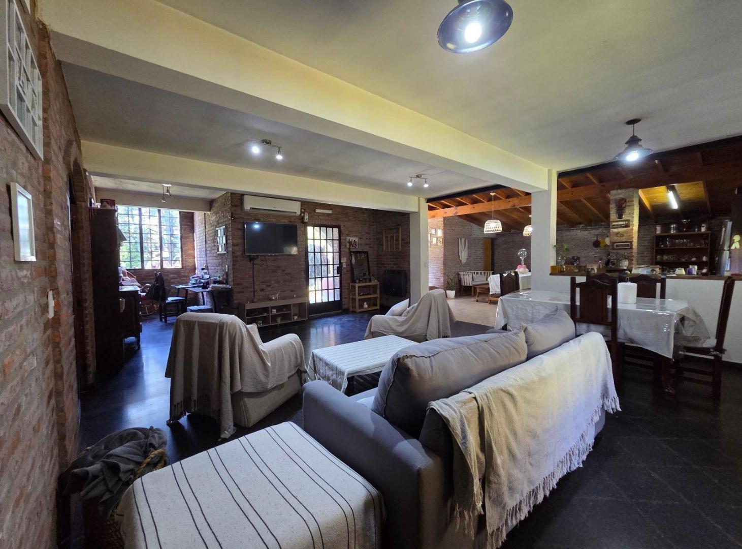 Foto de Casa Quinta 3 ambientes con parque, quincho y pileta en Villa de Mayo, imagen 5
