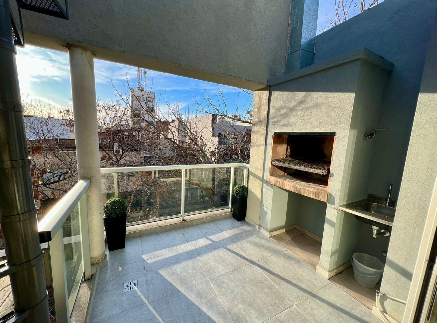 Foto de Departamento Duplex al Frente en Nuñez balcón y terraza propia, imagen 1