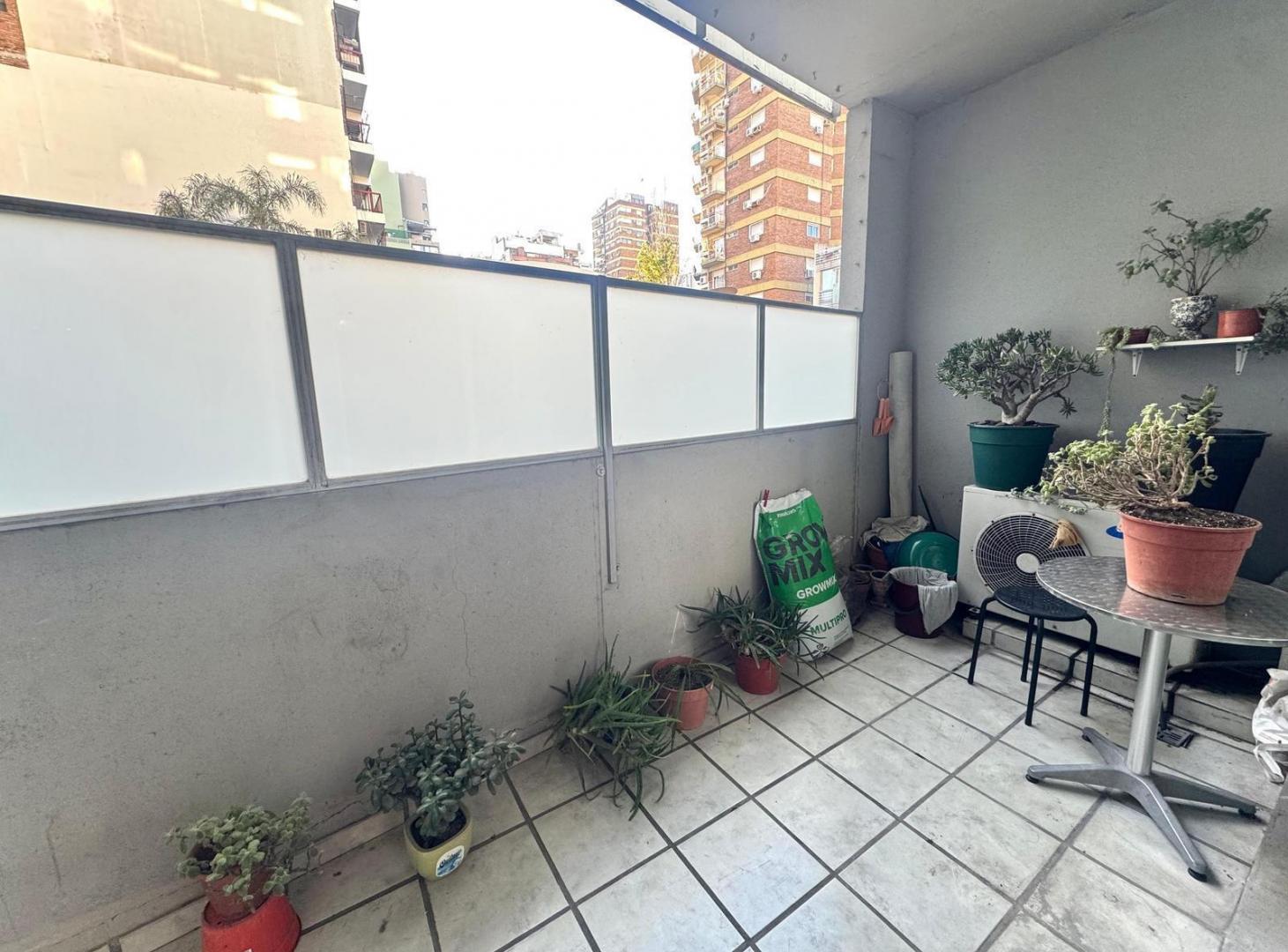 Foto de En Venta excelente 2 Ambientes con cochera en Belgrano- Complejo Erre, imagen 2