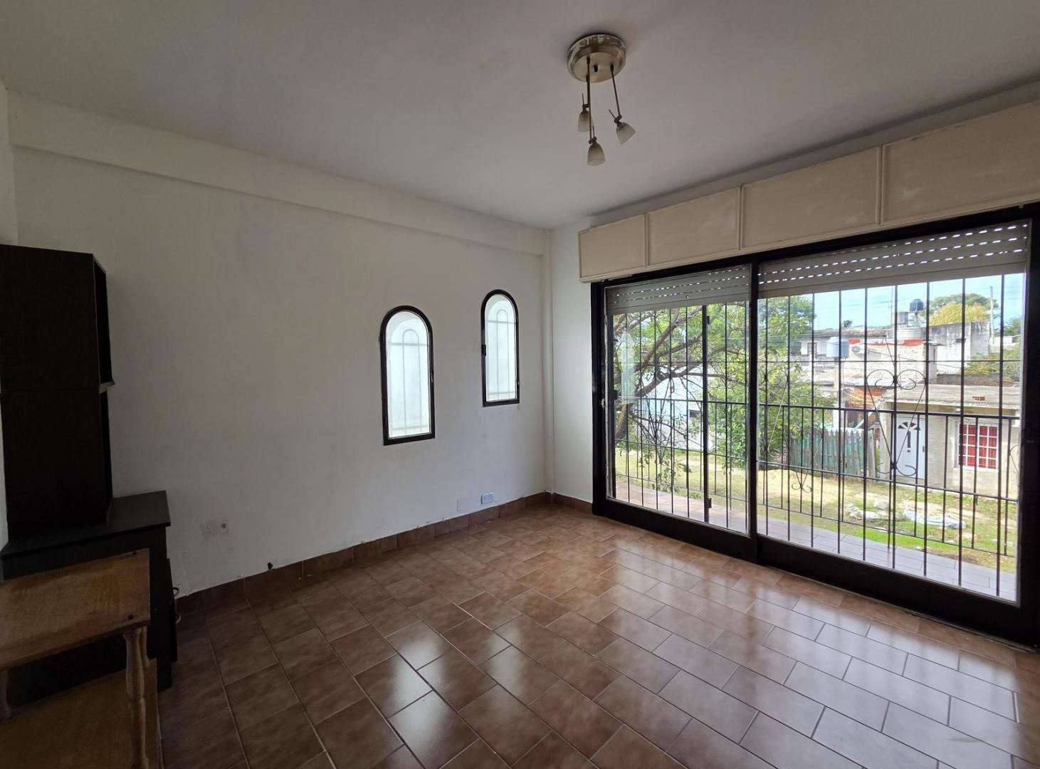 Foto de VENTA CASA 4 AMB. CON PARRILLA PATIO GARAGE Y DEPTO 3 AMB CON TERRAZA, imagen 5