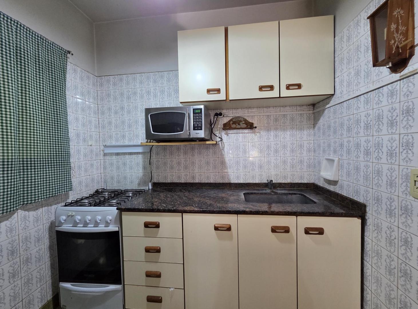 Foto de VENTA CASA 4 AMB. CON PARRILLA PATIO GARAGE Y DEPTO 3 AMB CON TERRAZA, imagen 3