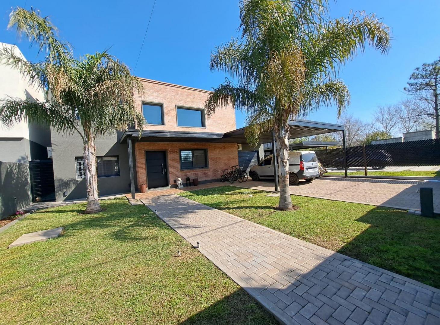 Casa en venta 3 dorm, Hostal del Sol, Fisherton