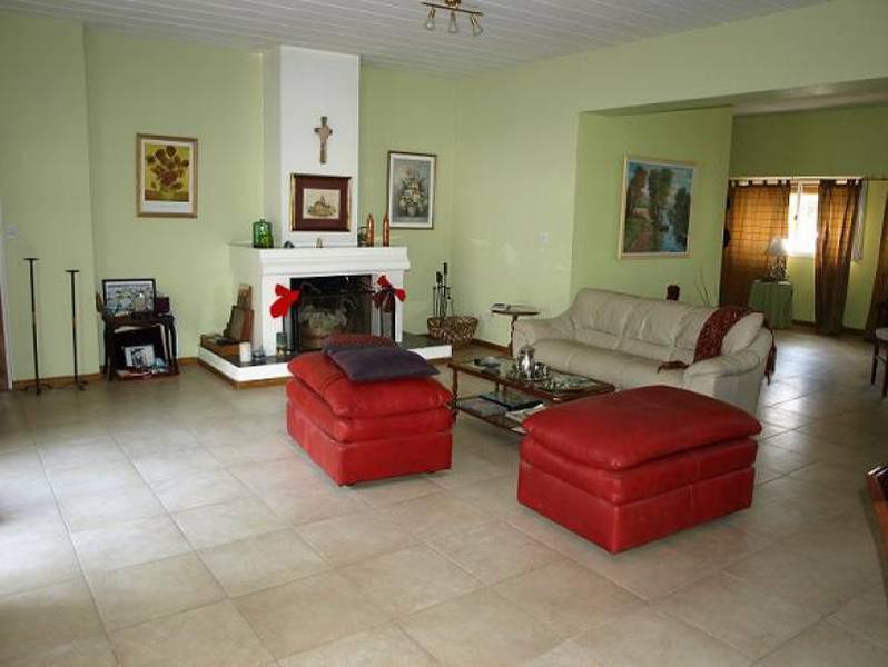 Casa en Tortuguitas,  Buenos Aires, acepta propiedad, ideal institución o casa fin de semana