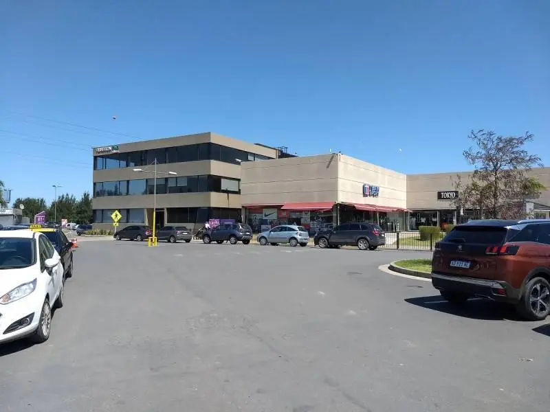 OFICINA EN SHOPPING FISHERTON PLAZA 4