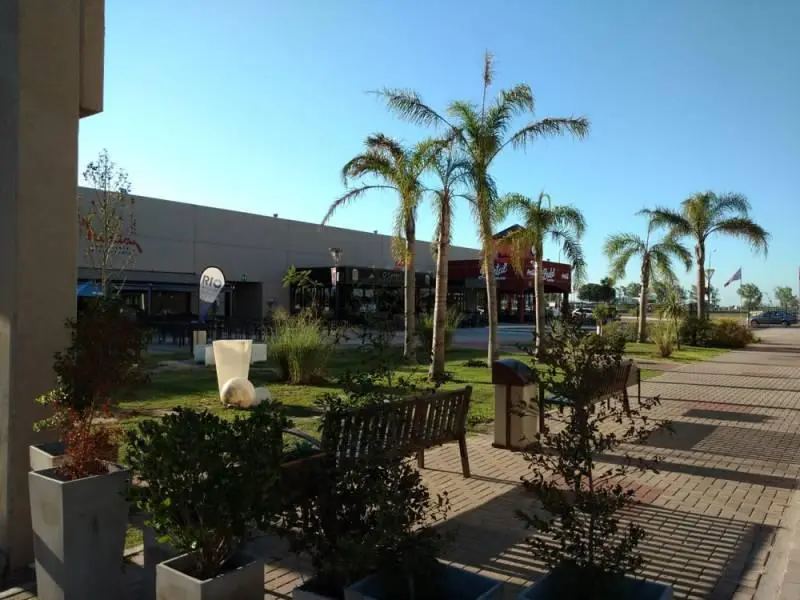 OFICINA EN SHOPPING FISHERTON PLAZA 2