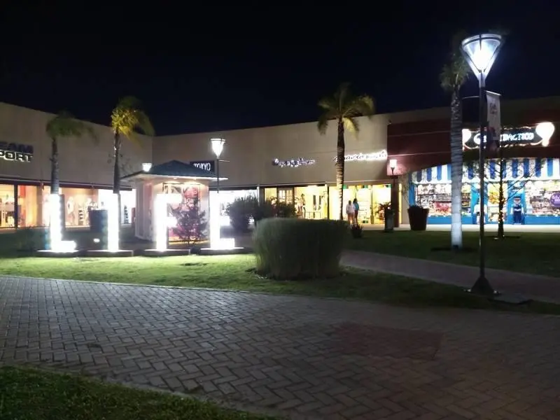 OFICINA EN SHOPPING FISHERTON PLAZA 5