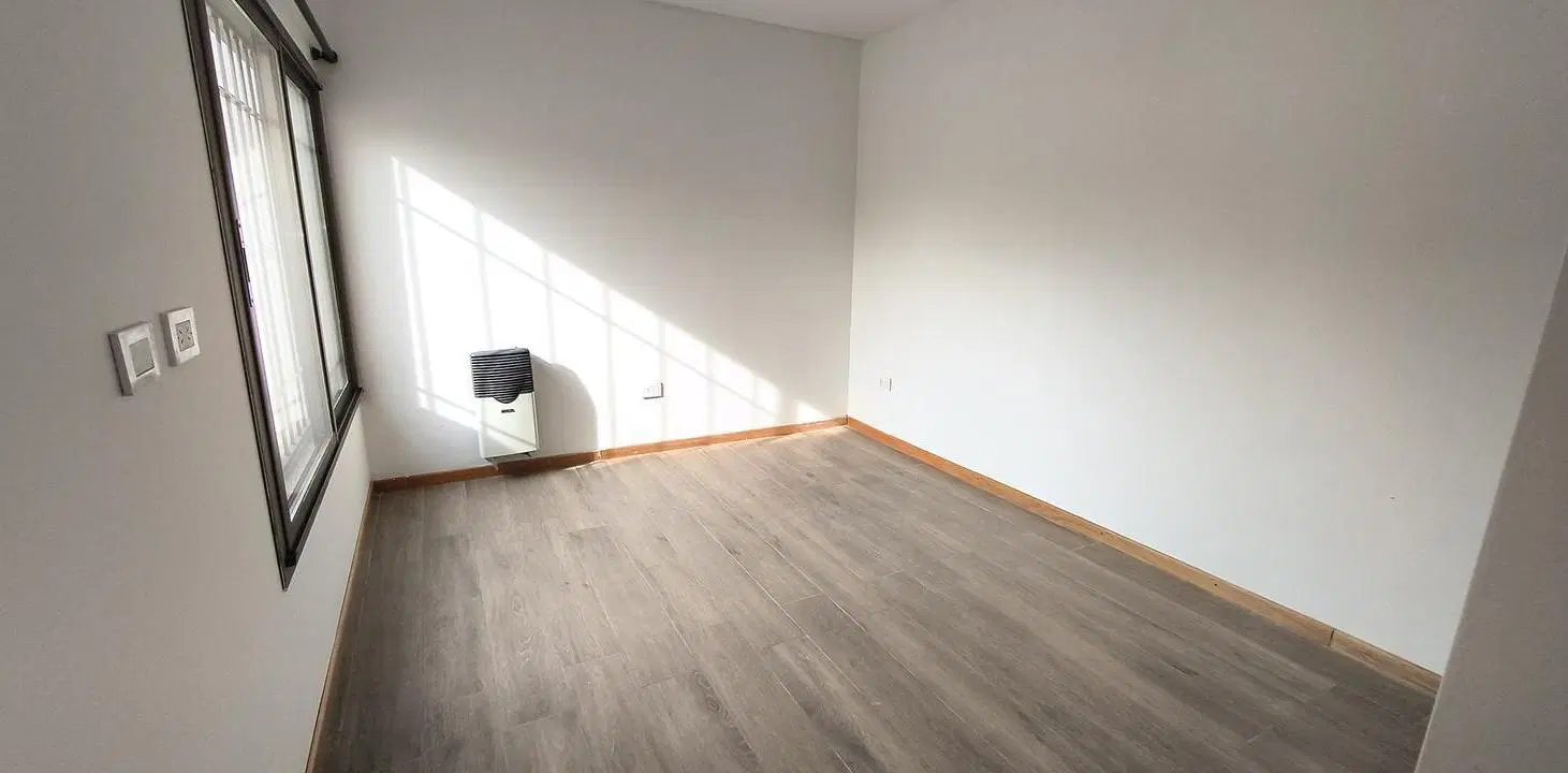 Casa de 3 dorm. pileta - San Eduardo - Fisherton 4