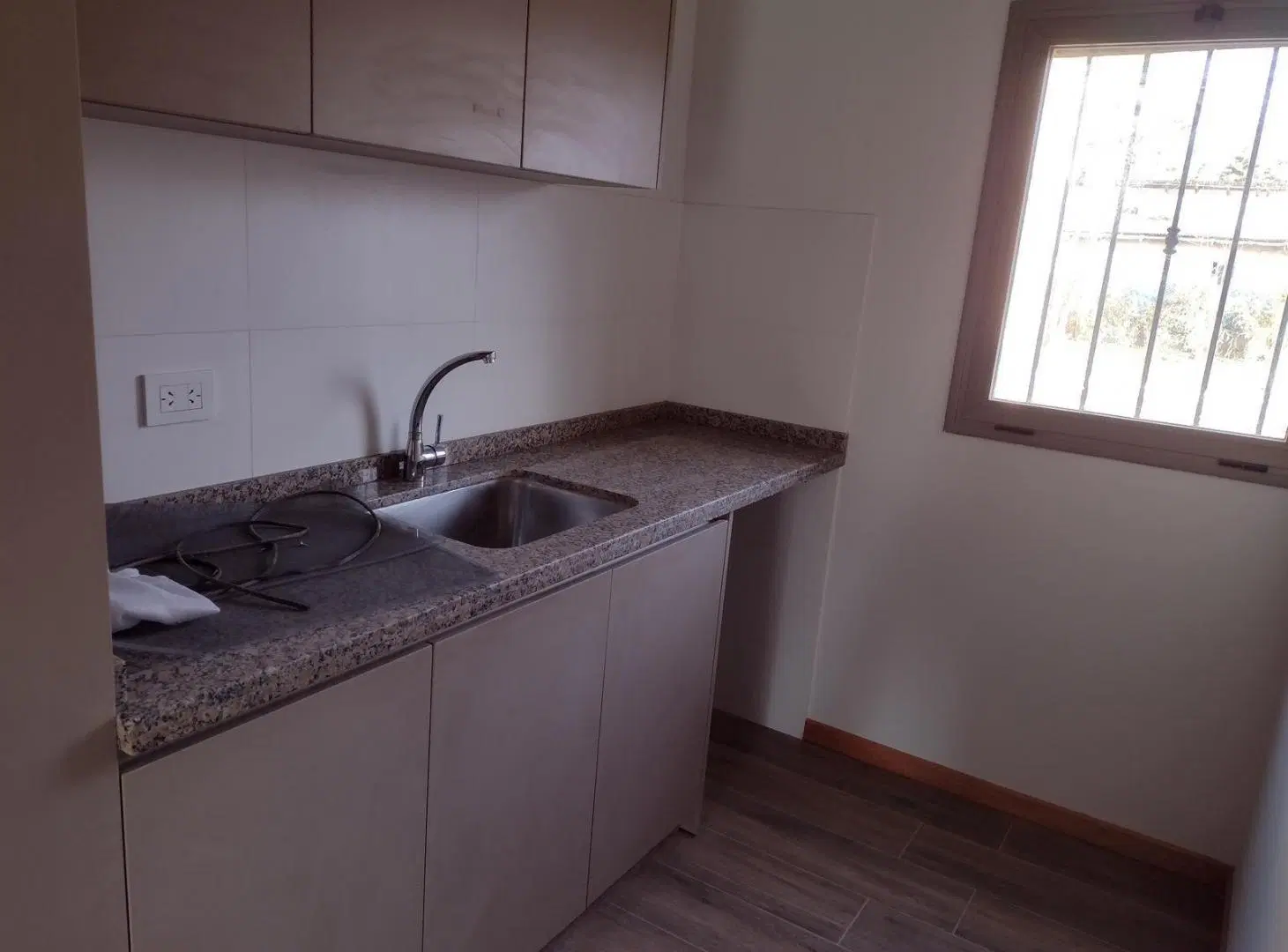 Casa de 3 dorm. pileta - San Eduardo - Fisherton 3