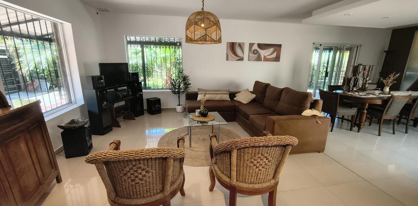 Foto de Casa en venta 4 dorm , quincho cerrado, San Eduardo - Fisherton, imagen 2