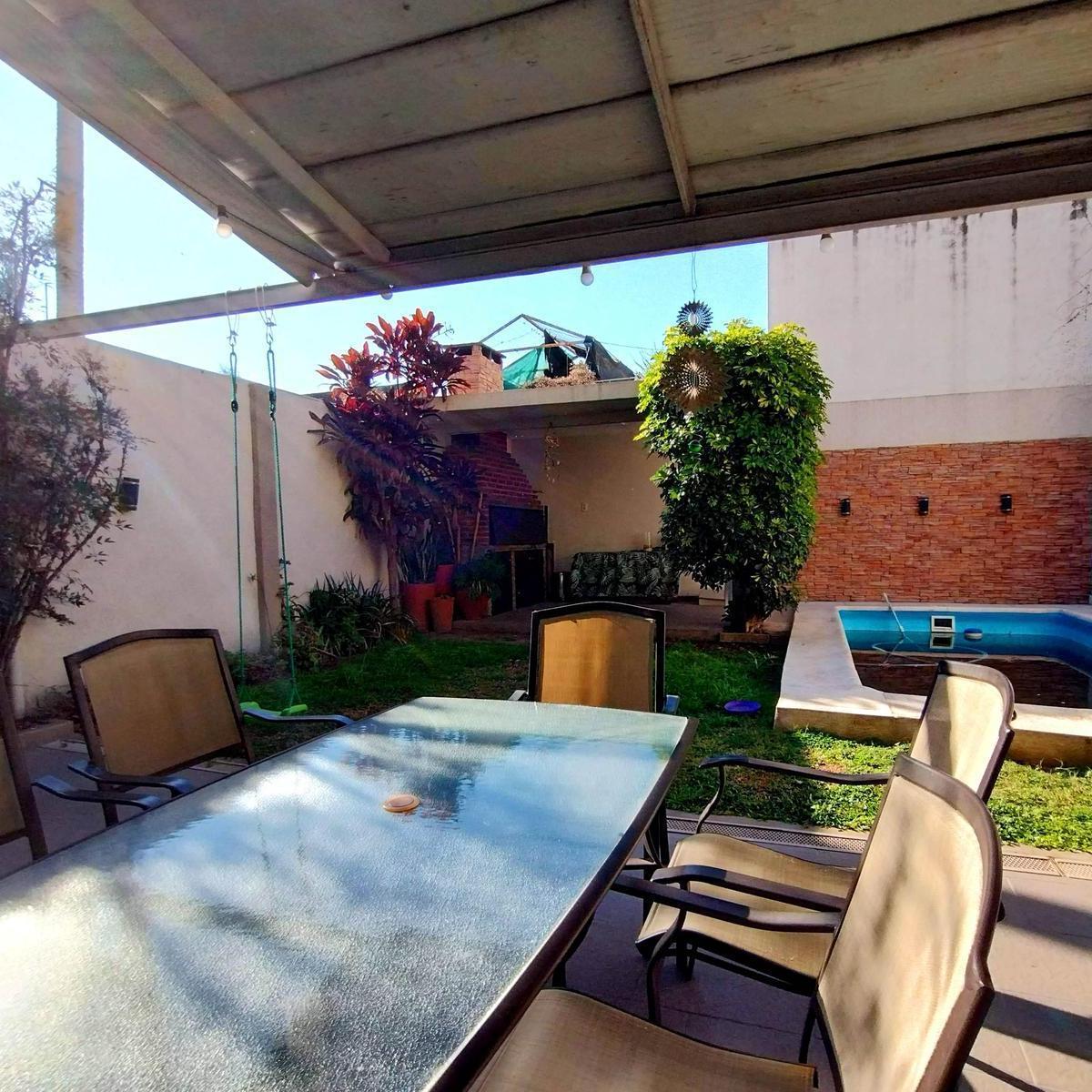 Venta, CASA 3/4 DORMITORIOS - BARRIO PARQUE - ROSARIO