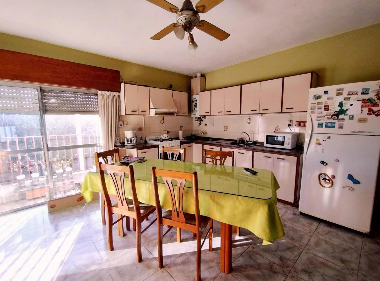 Foto de Casa + Departamento + 2 locales EN VENTA, imagen 1